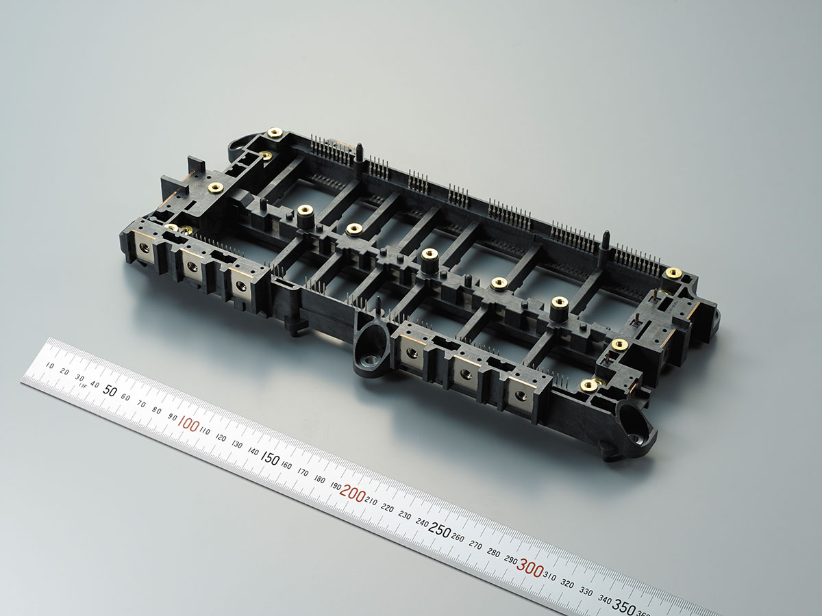 ハイブリッド車用新型パワーコントロールユニットのパワー